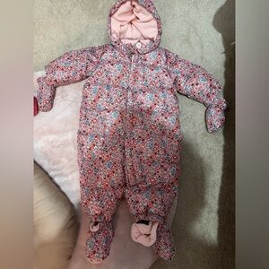Gap Snow suit size 6-12 months with attached mittens and booties.